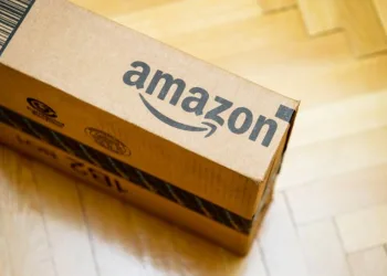 Funcionários da Amazon estariam deletando reviews negativos em troca de propina