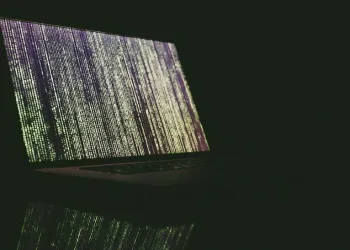 Vírus espião Pegasus é detectado em smartphones em 45 países