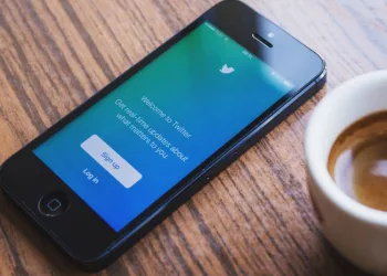 Twitter libera transmissões ao vivo só de áudio no próprio app e no Periscope