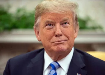 Trump vai responder por escrito em processo por difamação, diz imprensa