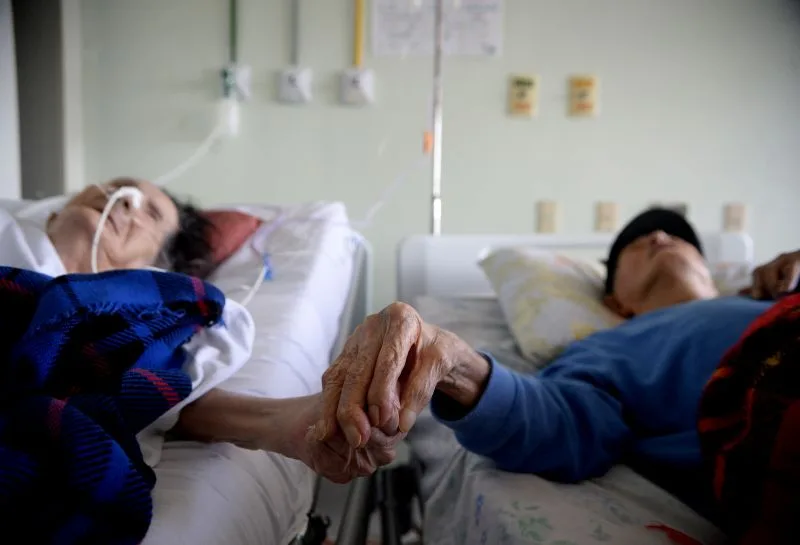 Morre idosa que ficou internada com marido: inseparáveis havia 82 anos