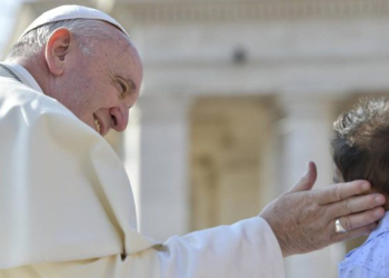 Papa convoca reunião episcopal para falar de abusos a menores