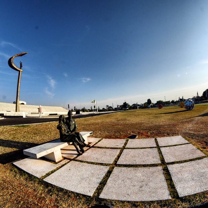 Chuva que caiu no DF na noite de quinta pode se repetir nos próximos dias