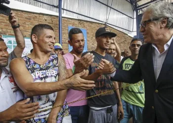 Secretário da OEA visita refúgios para migrantes venezuelanos na Colômbia
