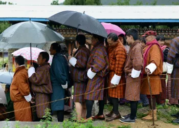 Butão busca felicidade na terceira eleição de sua história