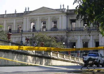 UFRJ inicia cobertura do telhado do Museu Nacional