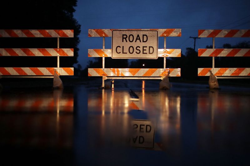 EUA se preocupa com cheia de rios enquanto Florence já deixa 11 mortos