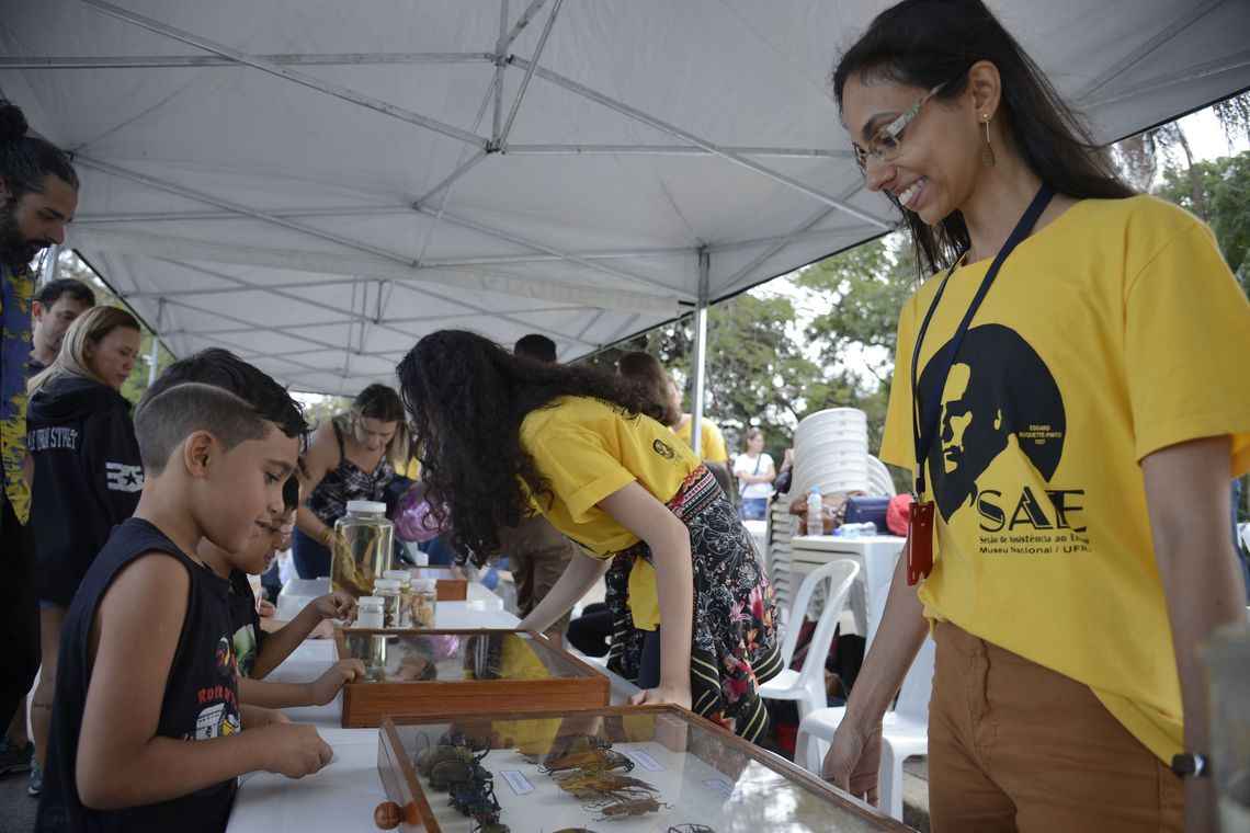 Museu Nacional mostra parte do acervo ao público depois de incêndio