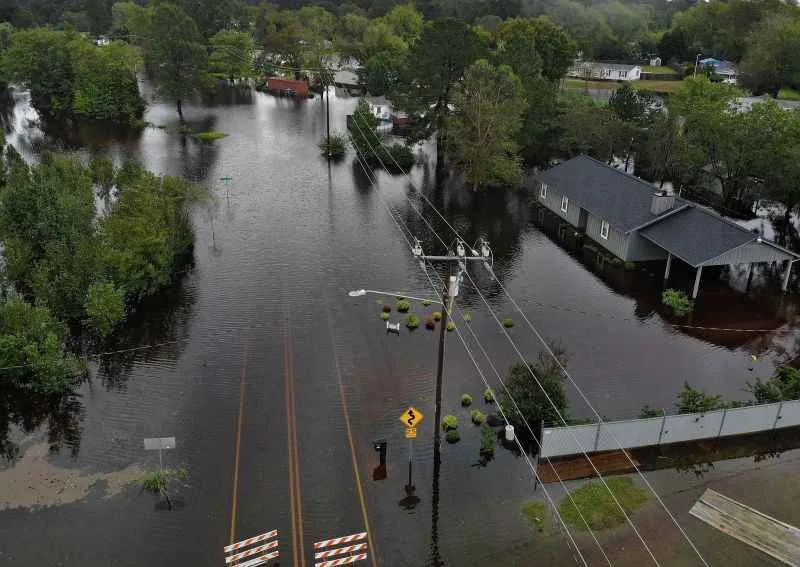 Sobe para 15 número de mortes decorrentes de tempestade Florence, nos EUA