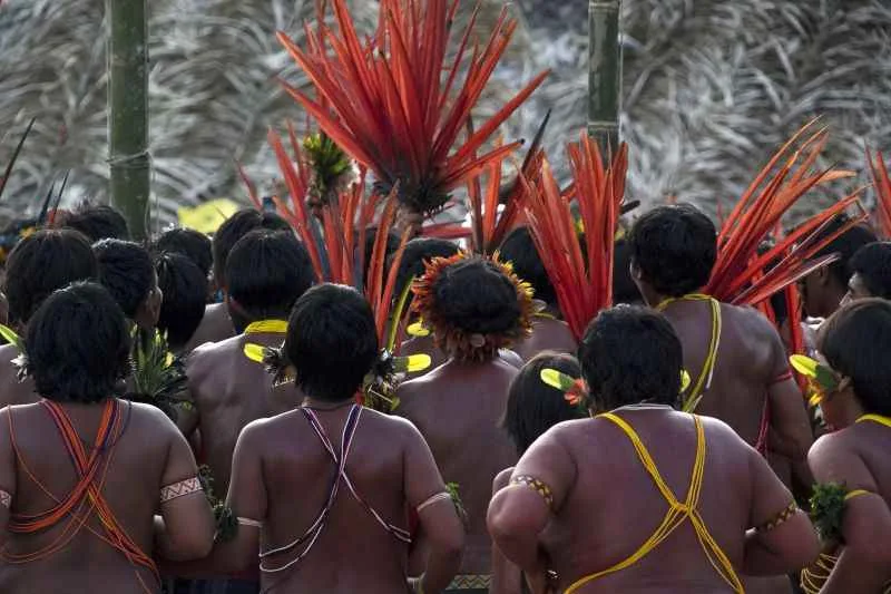Índios Yanomami impedem a saída de profissionais de saúde em aldeia