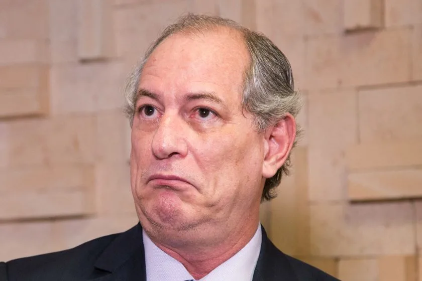 CIRO GOMES XINGA REPORTER!! “SEU FILHO ****** ( VIDEO)