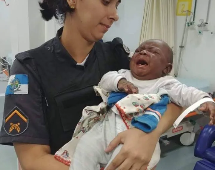 PAI E MÃE PRESOS NO RJ POR TENTAREM MATAR FILHO DE TRÊS MESES!!