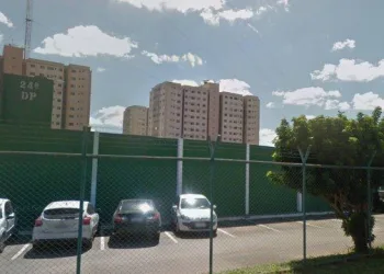 Mulher atira nos pés do marido depois de encontrá-lo com amante e é presa