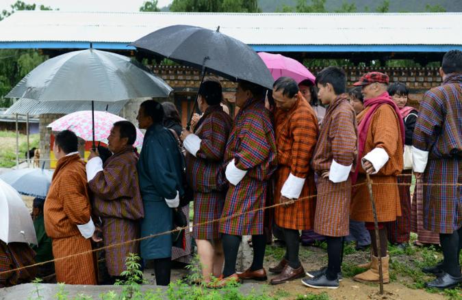 Butăo celebrou eleiçőes apenas em duas ocasiőes, após a monarquia ceder o poder absoluto em 2008(foto: Roberto Schmidt/AFP)