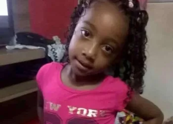 CRIANÇA NO HOSPITAL ROCHA FARIA EM CAMPO GRANDE PEDE SOCORRO  – COMPARTILHEM