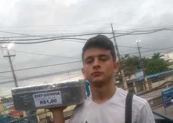 ALGUEM PODE AJUDAR ESSE JOVEM? LINDA HISTÓRIA…