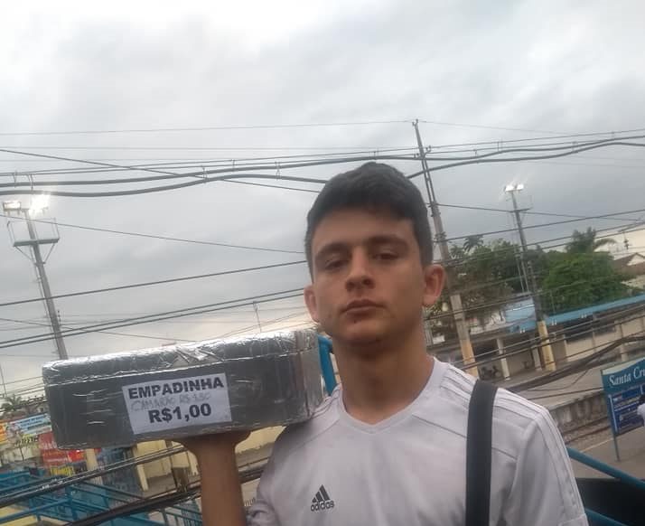 ALGUEM PODE AJUDAR ESSE JOVEM? LINDA HISTÓRIA…