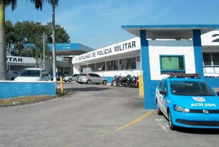 PMs são presos por cobrar R$ 200 a comerciantes no RJ por falsa proteção