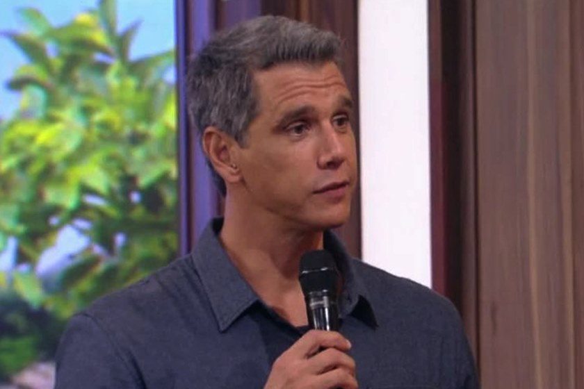 Marcio Garcia posta foto do filho nu e é detonado na internet