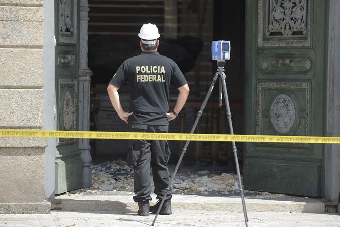 Polícia Federal faz mapeamento de áreas destruídas no Museu Nacional(foto: Tomaz Silva/Agência Brasil)