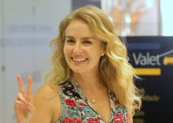 Angélica surpreende ao falar sobre fatura do cartão de crédito