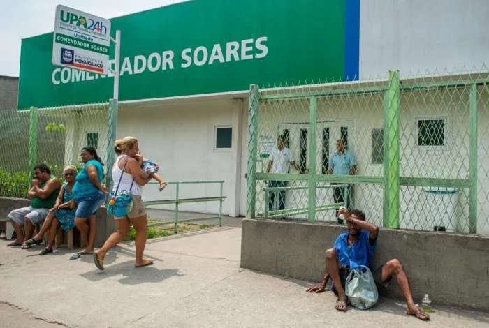 DIRETORA DE UPA NO RJ É DEMITIDA POR FAZER UNHAS