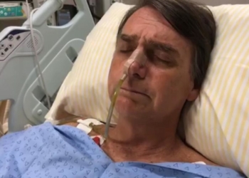 Bolsonaro chora ao vivo. “Achei que era um soco”, diz sobre facada