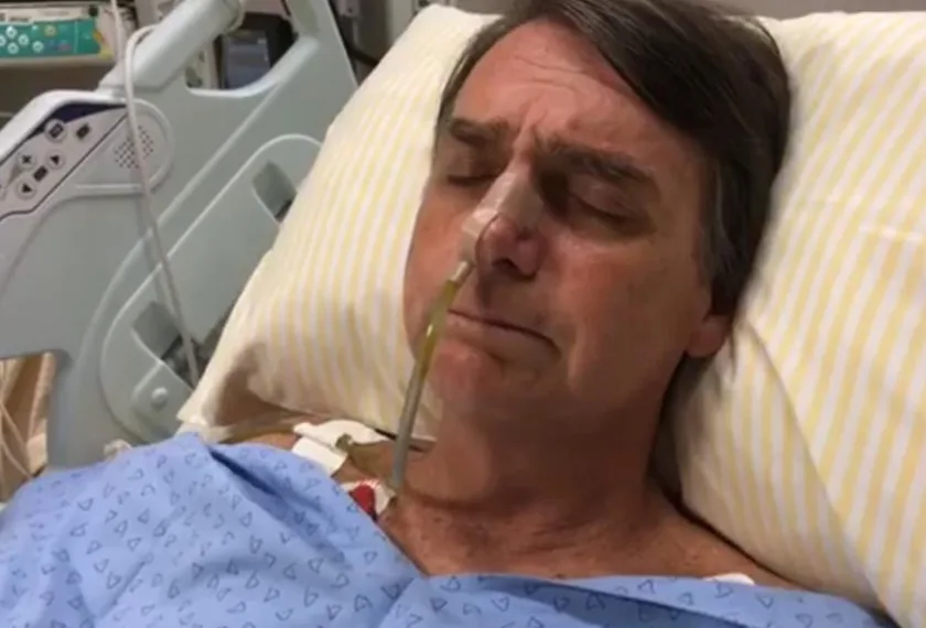 Bolsonaro chora ao vivo. “Achei que era um soco”, diz sobre facada