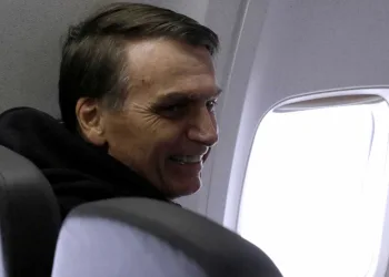 Bolsonaro reafirma que não vai ‘aceitar passivamente’ derrota nas urnas