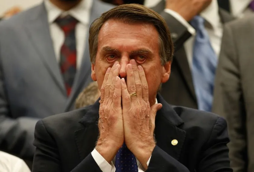 Após diagnóstico de infecção, Bolsonaro não terá alta nesta sexta