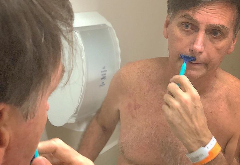 Bolsonaro aparece cuidando do visual: “Preparando para voltar à ativa”