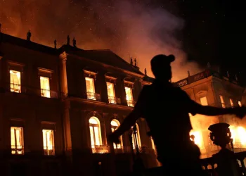 Unesco compara incêndio no Museu Nacional, no Rio, à destruição de Palmira, na Síria