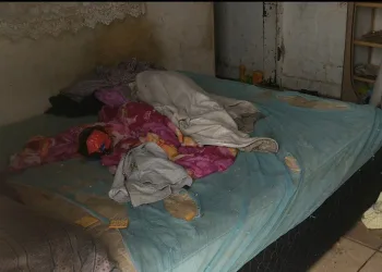 Criança de três anos que sobreviveu sozinha 5 dias comendo bolachas terá acompanhamento