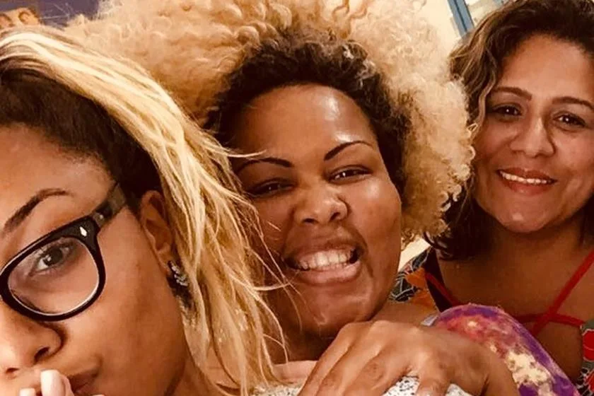 CANTORA É DIAGNOSTICADA COM CANCER