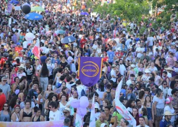 Veja os cartazes mais engraçados das manifestações contra Bolsonaro