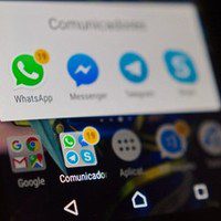 É possível espionar um celular sem contato com o aparelho?