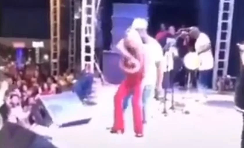 Fã de Ferrugem leva “sarrada” no palco e vídeo gera polêmica