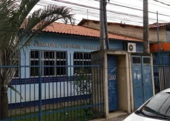 Alunos provocam incêndio em escola de Itaguaí