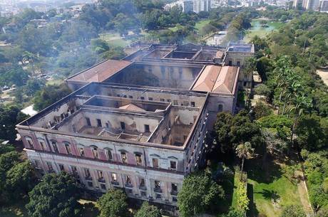 Dinheiro usado para lavar carros de deputados bancaria Museu Nacional
