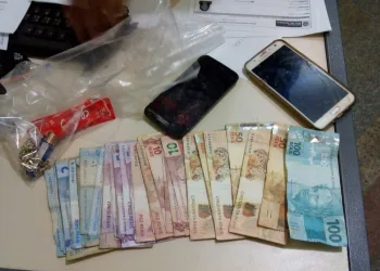 Bandido é morto após roubar posto de gasolina com réplica de fuzil no RJ