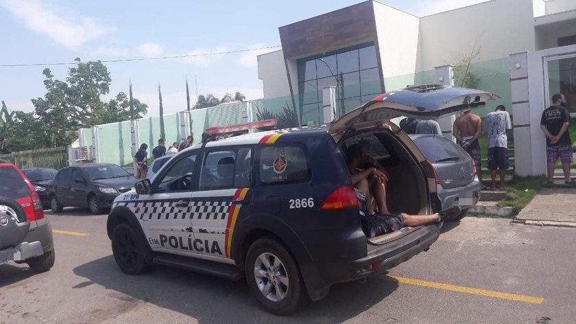 Em rave regada a drogas e álcool, PM encontra até mãe com bebê de colo