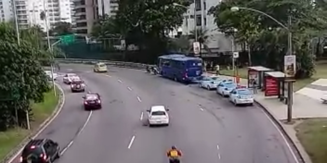 PM reage a assalto a ônibus e fere dois bandidos no RJ