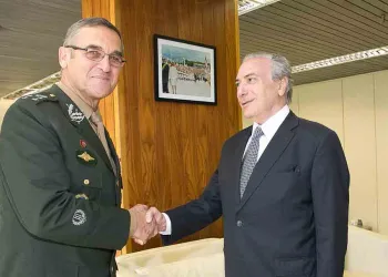 Chefe do Exército revela que militares não aceitam Lula candidato