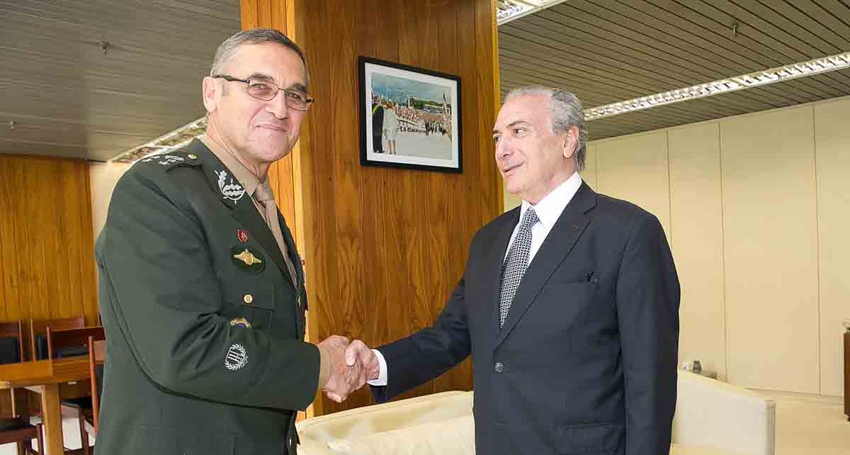 Chefe do Exército revela que militares não aceitam Lula candidato