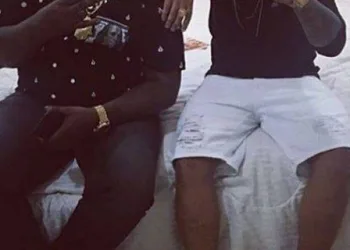 FILHO MAIS VELHO PRESTA HOMENAGEM A MR CATRA: ‘LUTADOR’