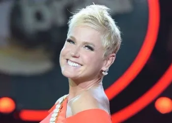 Xuxa revela que foi chamada para ser mãe dos filhos de Cantor famoso