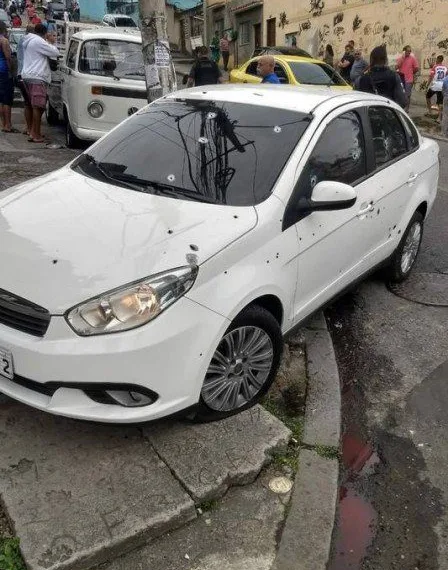 DOIS HOMENS SÃO MORTOS NO RJ!!