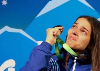 Pai de atleta brasileira morre de ataque cardíaco após ver conquista da filha