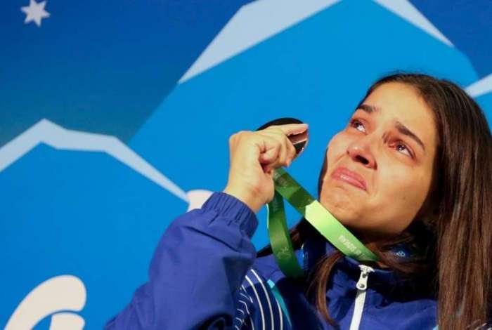 Pai de atleta brasileira morre de ataque cardíaco após ver conquista da filha