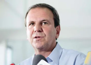 Eduardo Paes pede voto para BOLSONARO